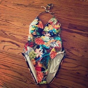 NWOT Cremieux one piece swimsuit size M